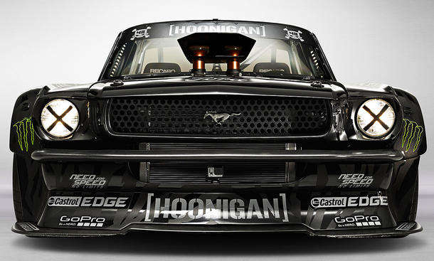 Hooning Ford Mustang