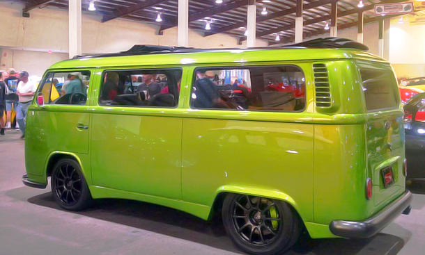 VW T2 مع سوبارو محرك من قضبان الشوارع الغوص