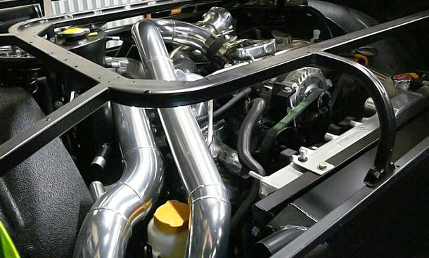 VW T2 مع سوبارو محرك من قضبان الشوارع الغوص
