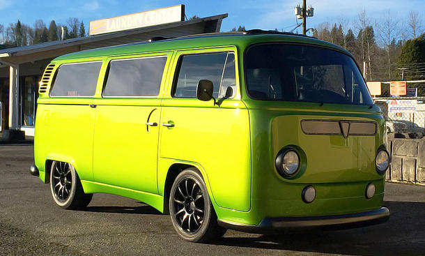 VW T2 مع سوبارو محرك من قضبان الشوارع الغوص