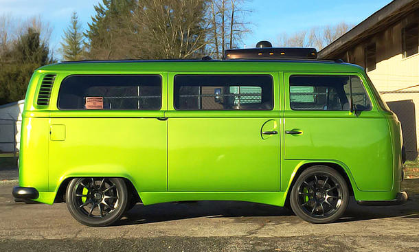 VW T2 مع سوبارو محرك من قضبان الشوارع الغوص