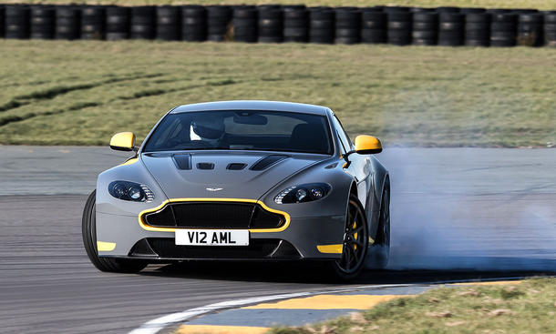 Aston Martin V12 Vantage S Handschalter