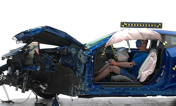 Chevrolet Camaro im IIHS-Crashtest