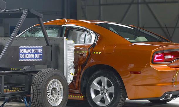 Dodge Charger im IIHS-Crashtest