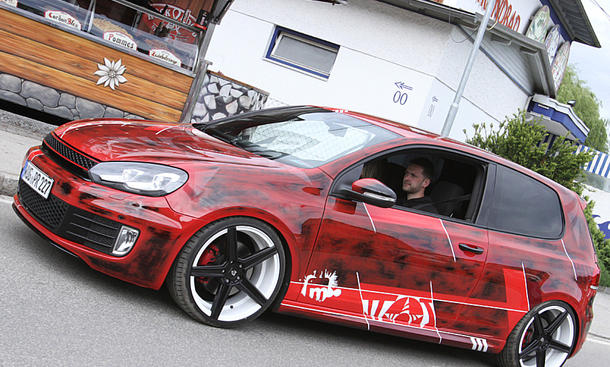 VW Golf 6 mit Airbrush auf dem GTI-Treffen 2016