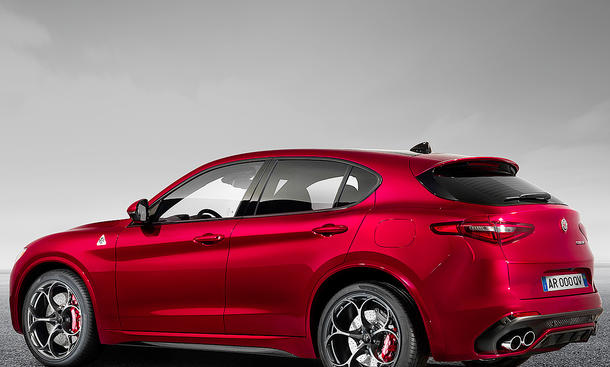 Alfa Romeo Stelvio Quadrifoglio (2016)